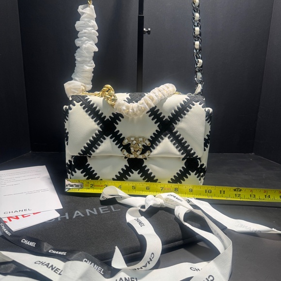 GWP CHANEL Makeup Shoulder/Handbag w/Mixed Media Chain~NIB - Picture 5 of 17